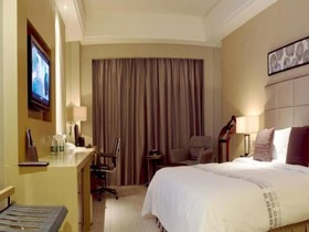 Changshan Lake Plaza Changle