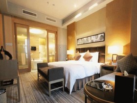 Changshan Lake Plaza Changle