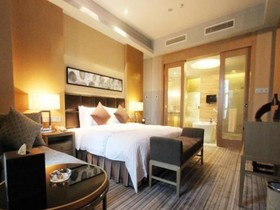 Changshan Lake Plaza Changle