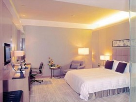 Changshan Lake Plaza Changle