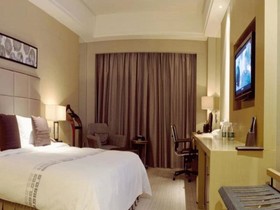 Changshan Lake Plaza Changle