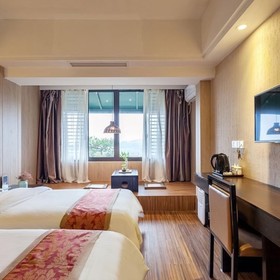 Lanzone Resort