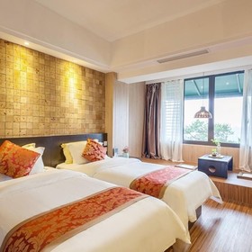Lanzone Resort