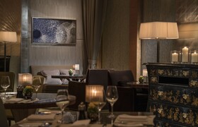 Four Seasons Hotel Hong Kong
