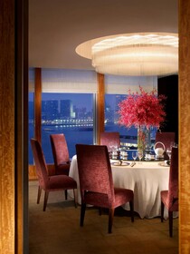 Four Seasons Hotel Hong Kong
