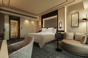 Four Seasons Hotel Hong Kong