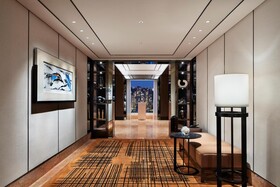 Four Seasons Hotel Hong Kong