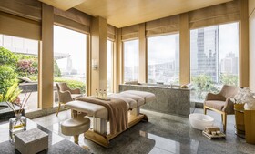 Four Seasons Hotel Hong Kong