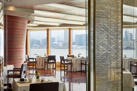 Four Seasons Hotel Hong Kong
