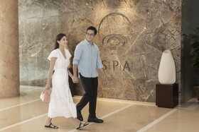 Four Seasons Hotel Hong Kong