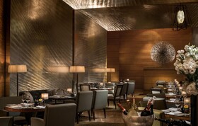 Four Seasons Hotel Hong Kong
