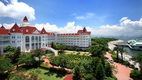 Hong Kong Disneyland Hotel