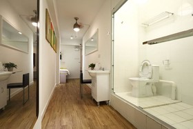 Apple Hotel