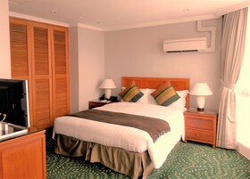 Bishop Lei International House