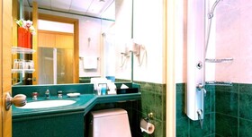 Bishop Lei International House