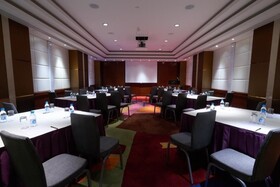 Wharney Guang Dong Hotel