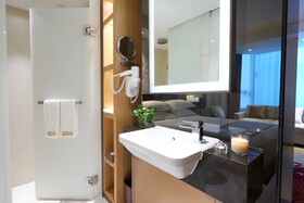 Wharney Guang Dong Hotel