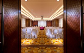 Wharney Guang Dong Hotel
