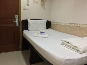 Everest Hostel