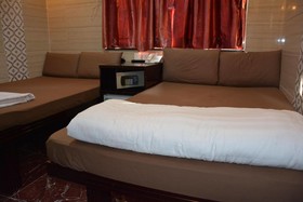 Everest Hostel