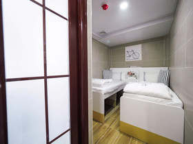 Happy Bee Hostel