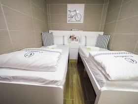 Happy Bee Hostel