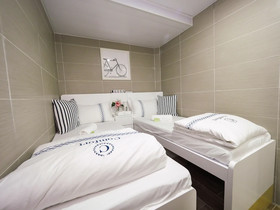Happy Bee Hostel