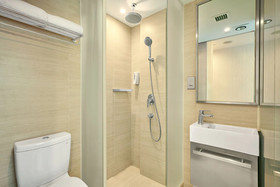 Minimal Hotel Midtown