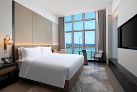 Days Hotel by Wyndham Shantou Zhugang