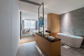 Apex Hotel