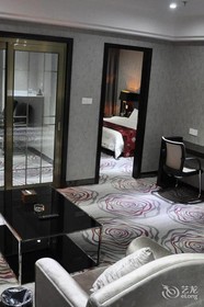 Campanile Hotel Shenzhen Longcheng Plaza Metro Station