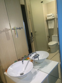 Colour Inn She Kou Branch