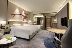 DoubleTree by Hilton Hotel Shenzhen Longhua