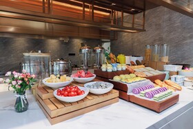 Elong Hotel