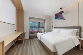 Elong Hotel