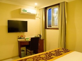 GreenTree Inn ShenZhen Huanggang Port South Futian Road Express Hotel