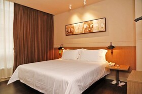 Huanggang Port Jinjiang Star Hotel