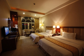Qianbaizhou Business Hotel