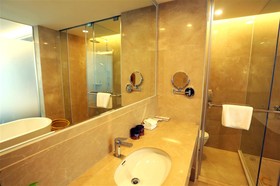 Gems Cube International Hotel