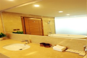 Gems Cube International Hotel