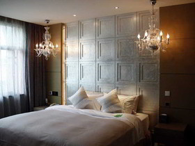 The Luxe Manor
