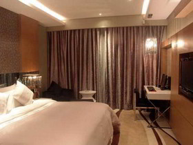 The Luxe Manor