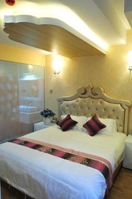 8 Miles Hotel