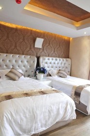 8 Miles Hotel