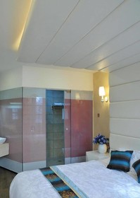 8 Miles Hotel