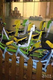 Small White Whale Inn