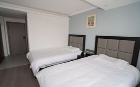 Starchain Zengcuoan Hotel