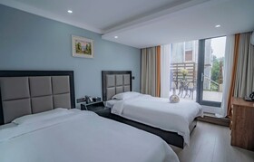 Starchain Zengcuoan Hotel