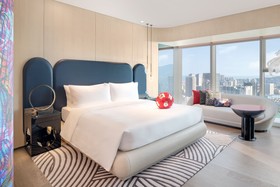 W Xiamen