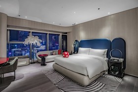 W Xiamen